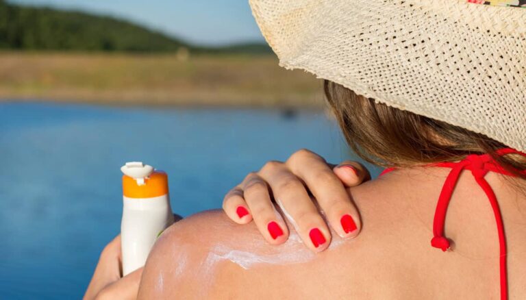 Conquer Summer Skin: Your Ultimate Guide to a Glowing & Protected Face